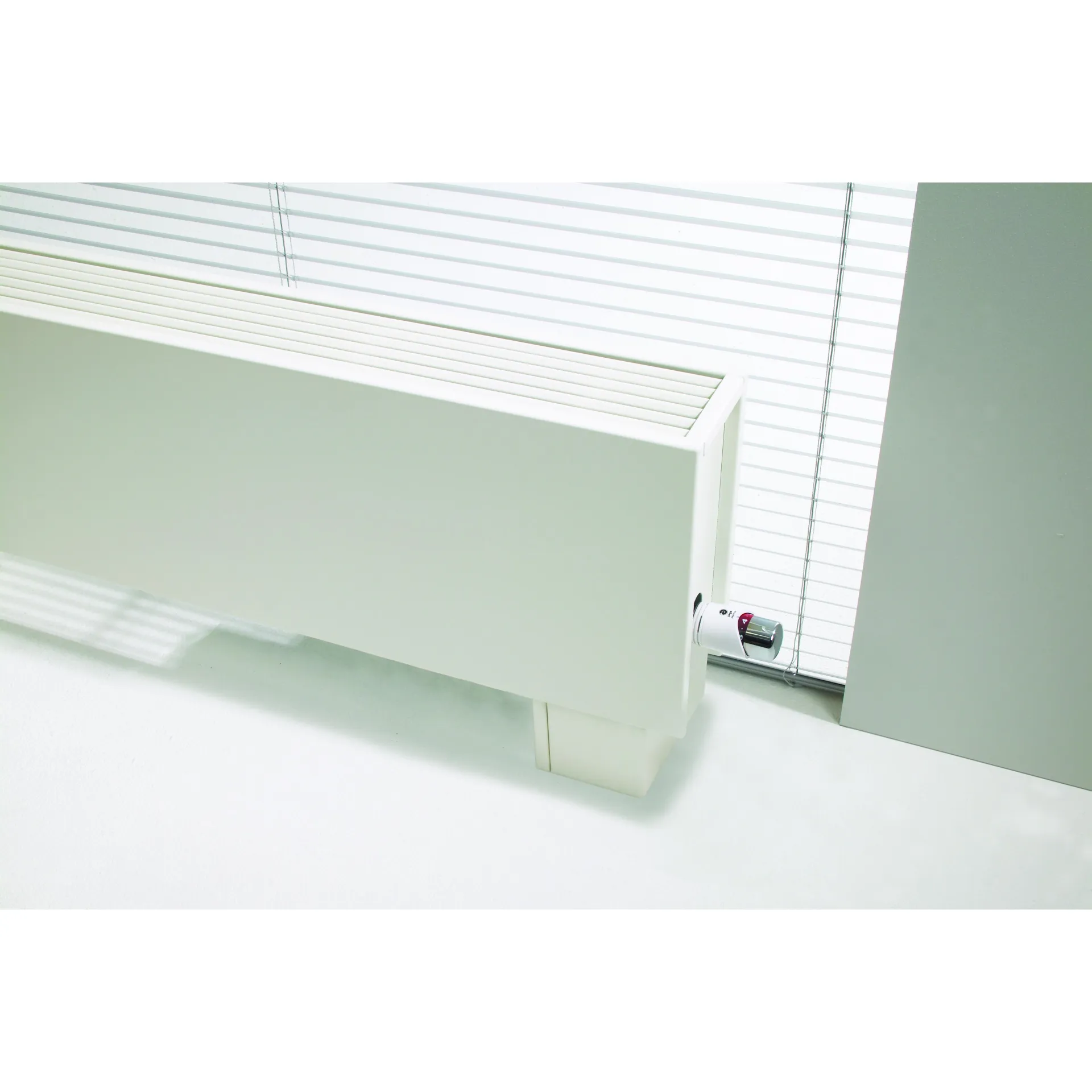 1711121324-minidbe_white_interior_hr.jpg slide-8